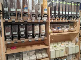 261-biocoop-lyon-valmy-magasin-bio-vrac-cafe-the-commerce-equitable.webp